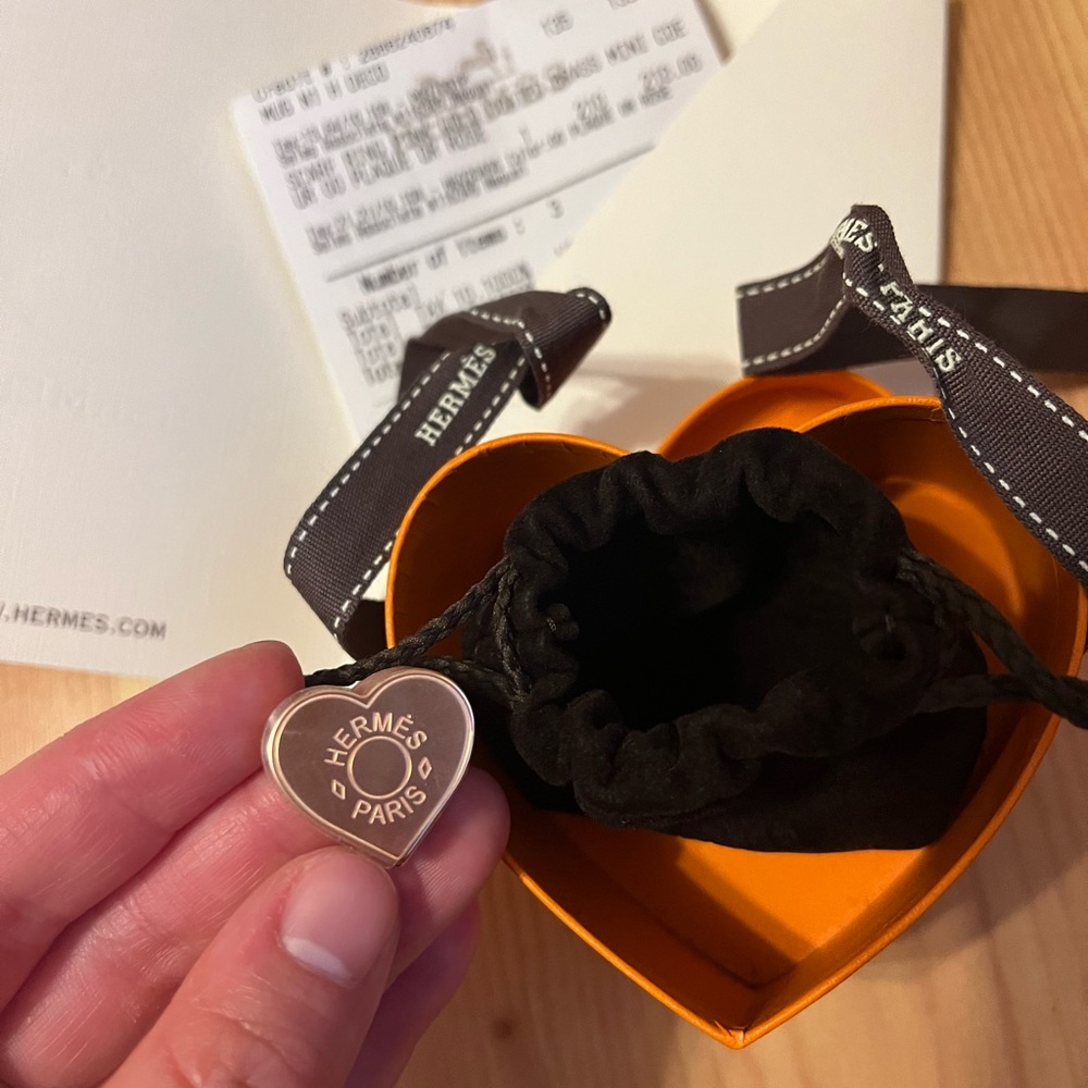 Hermès special edition scarf ring heart shaped NWT